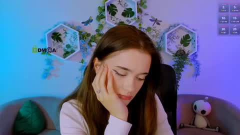 luna_berryy online show from August 9, 2:56 am
