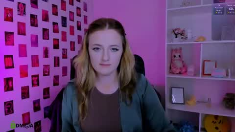 luna_berryy online show from August 12, 8:44 pm
