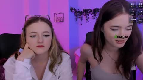 luna_berryy online show from August 15, 2:48 am