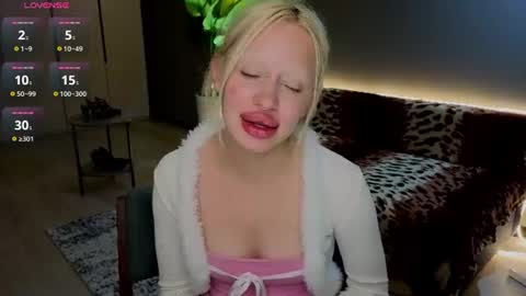 luna_beverly online show from July 29, 9:55 pm