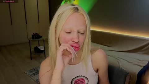 luna_beverly online show from August 1, 11:44 pm