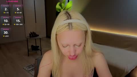 luna_beverly online show from August 2, 8:27 pm