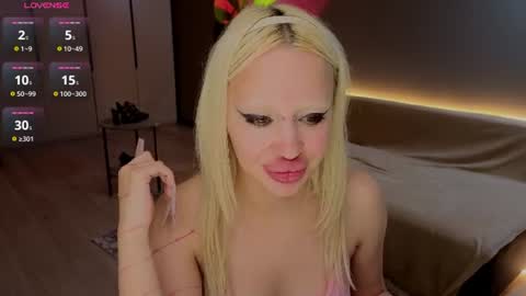 luna_beverly online show from August 2, 11:22 pm