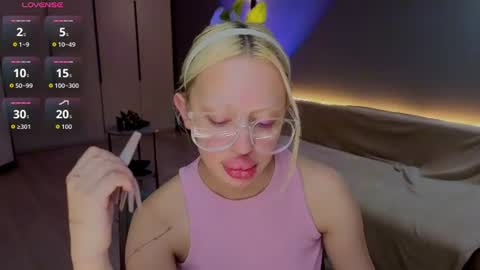 luna_beverly online show from August 4, 8:39 pm