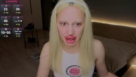 luna_beverly online show from August 5, 10:52 pm
