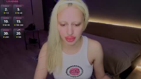luna_beverly online show from August 5, 11:58 pm