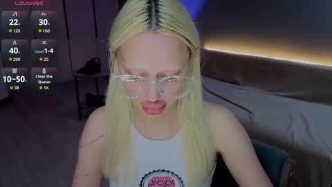 luna_beverly online show from August 9, 11:39 pm
