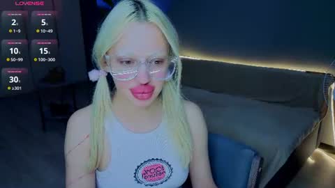luna_beverly online show from August 13, 1:30 am