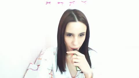 Luna Bii online show from April 18, 5:00 am