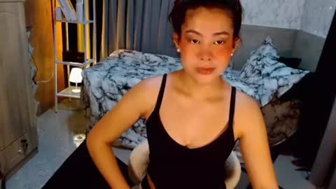 QUEEN OF ALL QUEENS online show from August 12, 12:40 pm