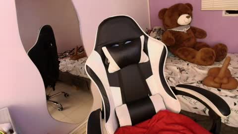 luna_desiree online show from July 28, 4:40 am