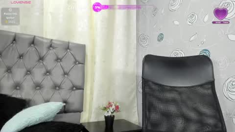 Luna Eva online show from August 3, 5:20 pm