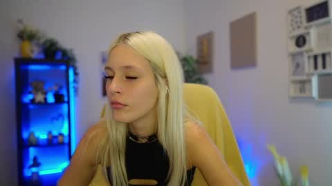 luna_grace18 online show from July 30, 3:08 pm