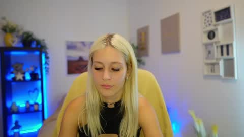 luna_grace18 online show from July 30, 5:20 pm