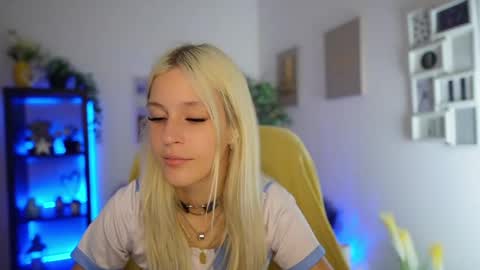 luna_grace18 online show from August 3, 4:58 pm