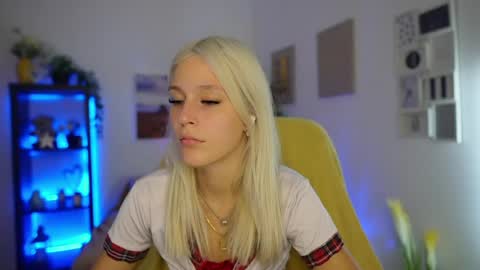 luna_grace18 online show from August 10, 12:50 pm