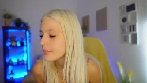 luna_grace18 online show from August 10, 1:56 pm