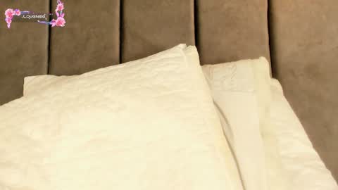 luna_honey9 online show from August 7, 9:20 am