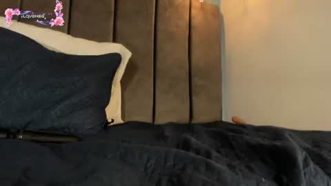 luna_honey9 online show from August 8, 7:41 am