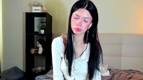Hi everyone my name is Tina   online show from August 6, 4:55 am