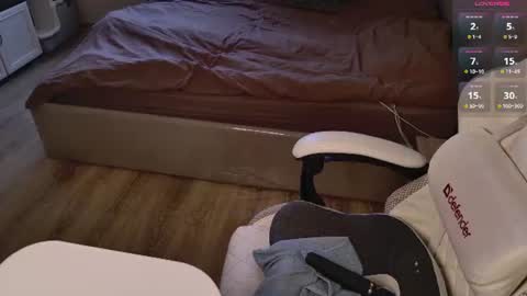 luna_loveeee online show from August 5, 9:07 am