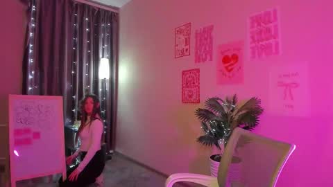 Luna online show from February 26, 6:28 pm