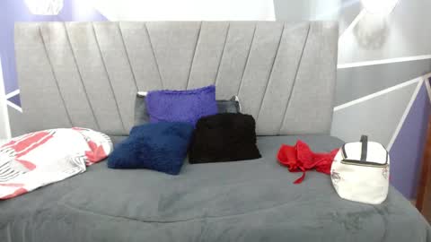 Luna  online show from April 5, 4:59 pm