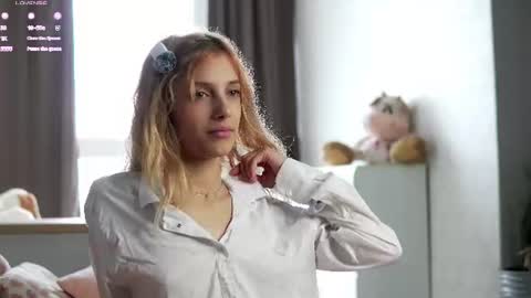 Mia online show from August 8, 2:22 am