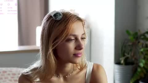 Mia online show from August 13, 2:25 am