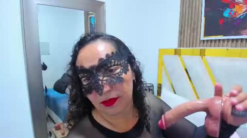 luna_naughty1 online show from August 6, 6:07 pm