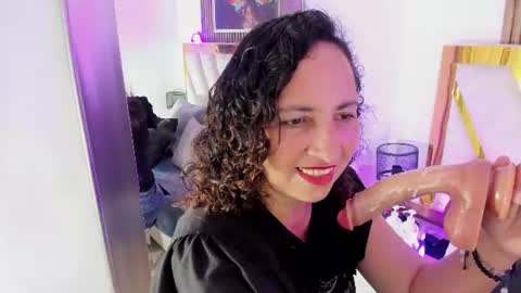 luna_naughty1 online show from August 11, 8:22 pm