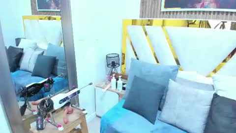 luna_naughty1 online show from August 13, 2:36 am
