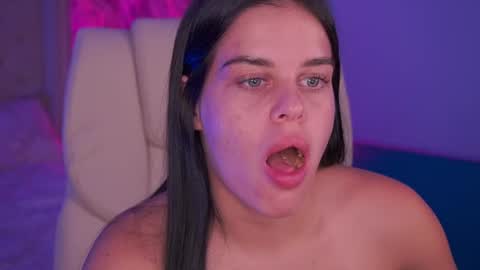 Luna NextDoor online show from August 8, 9:37 pm