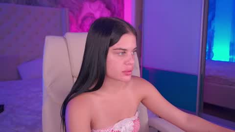 Luna NextDoor online show from August 8, 10:43 pm
