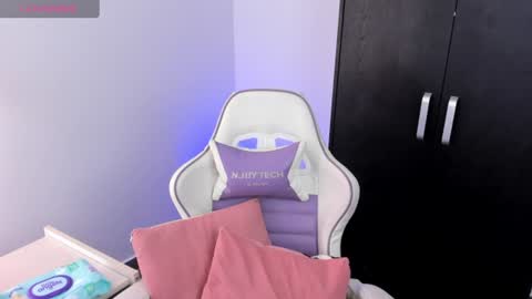 luna rose online show from August 2, 4:08 am