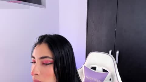 luna rose online show from August 4, 2:41 am