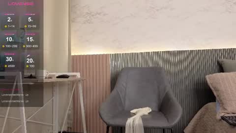luna_valle online show from August 14, 11:52 pm