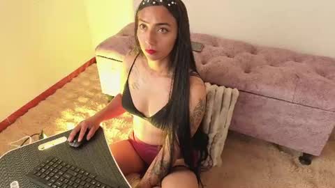 Violet online show from September 3, 6:11 pm