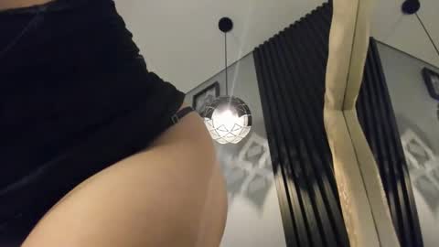 lunaa08 online show from April 11, 9:39 am