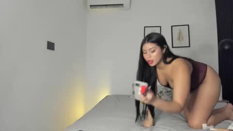 lunaa08 online show from April 15, 8:43 am