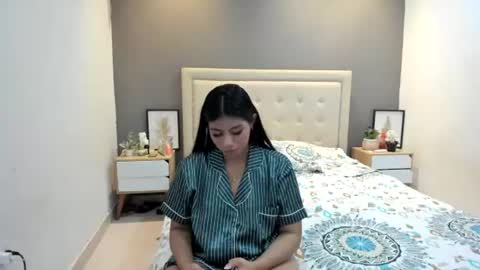 lunaa08 online show from June 26, 6:50 am