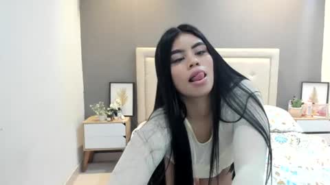 lunaa08 online show from August 11, 3:52 am