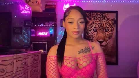 lunaa_11 online show from May 29, 7:11 am