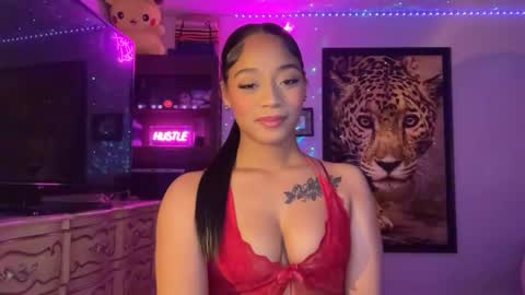 lunaa_11 online show from June 4, 6:39 am