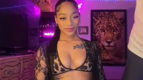 lunaa_11 online show from June 16, 6:12 am