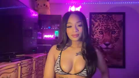 lunaa_11 online show from June 25, 6:27 am