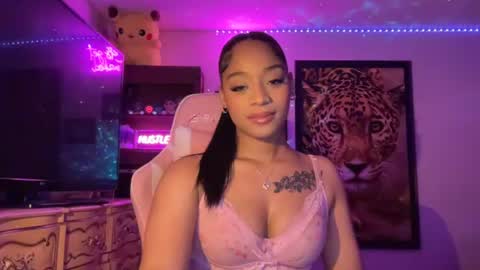 lunaa_11 online show from July 23, 8:27 am