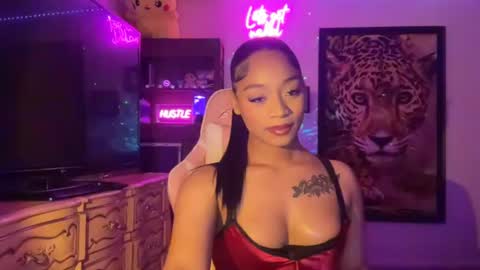 lunaa_11 online show from July 24, 7:11 am