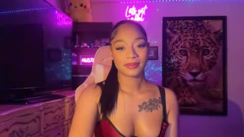 lunaa_11 online show from July 24, 8:17 am