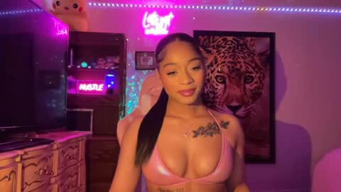 lunaa_11 online show from August 5, 5:38 am